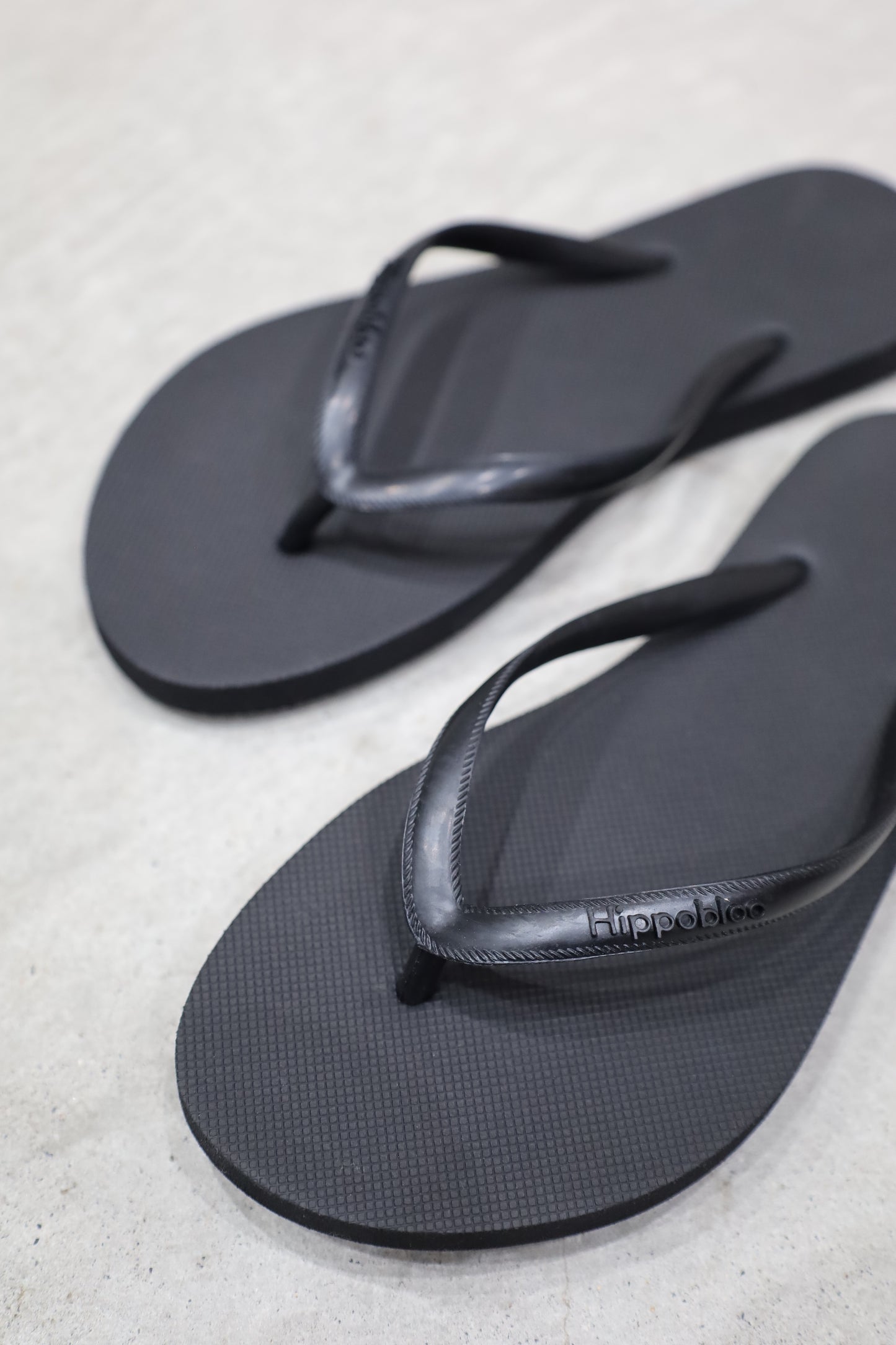 Hippobloo beach sandal (slim midnight)