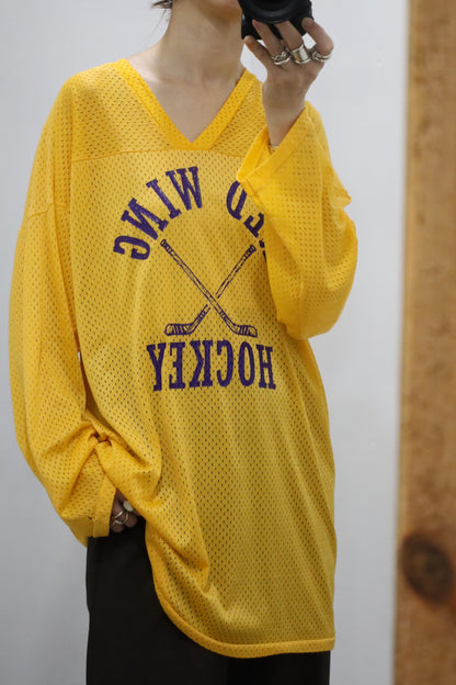 E432 / 1990's noicon football tee
