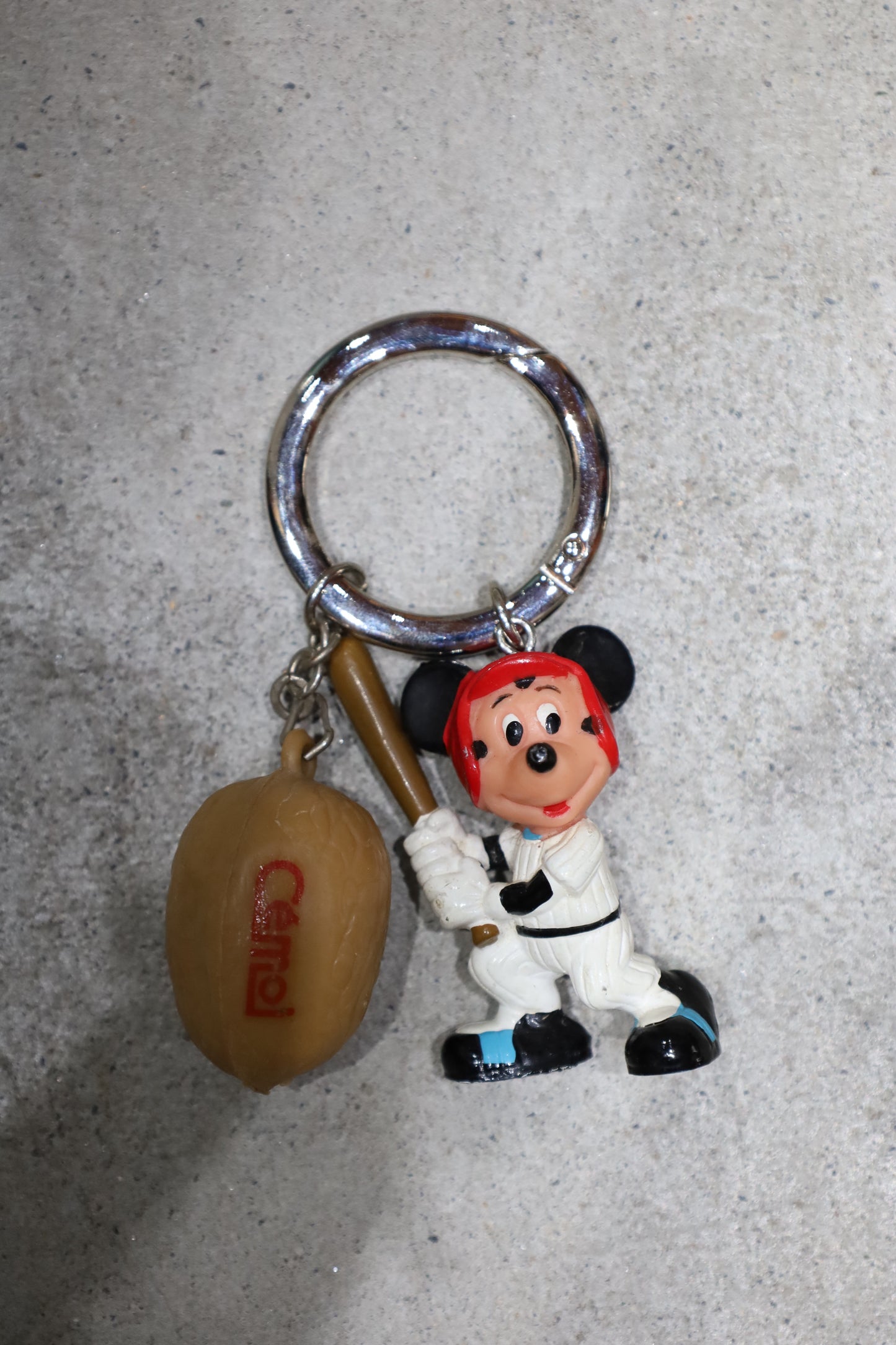 B / remake key ring mickey