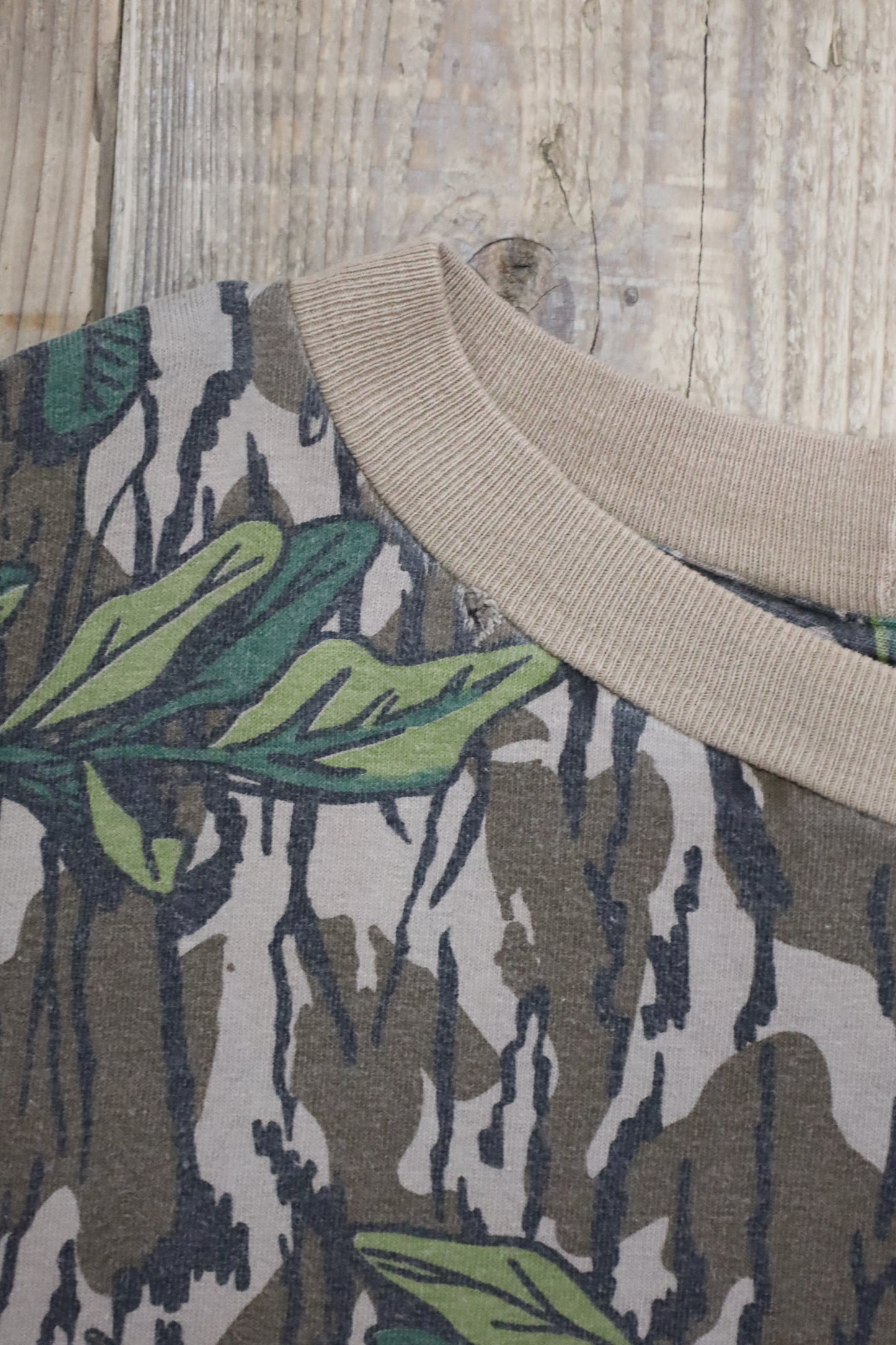 Z853 / 1990's Carhartt camouflage t-shirt