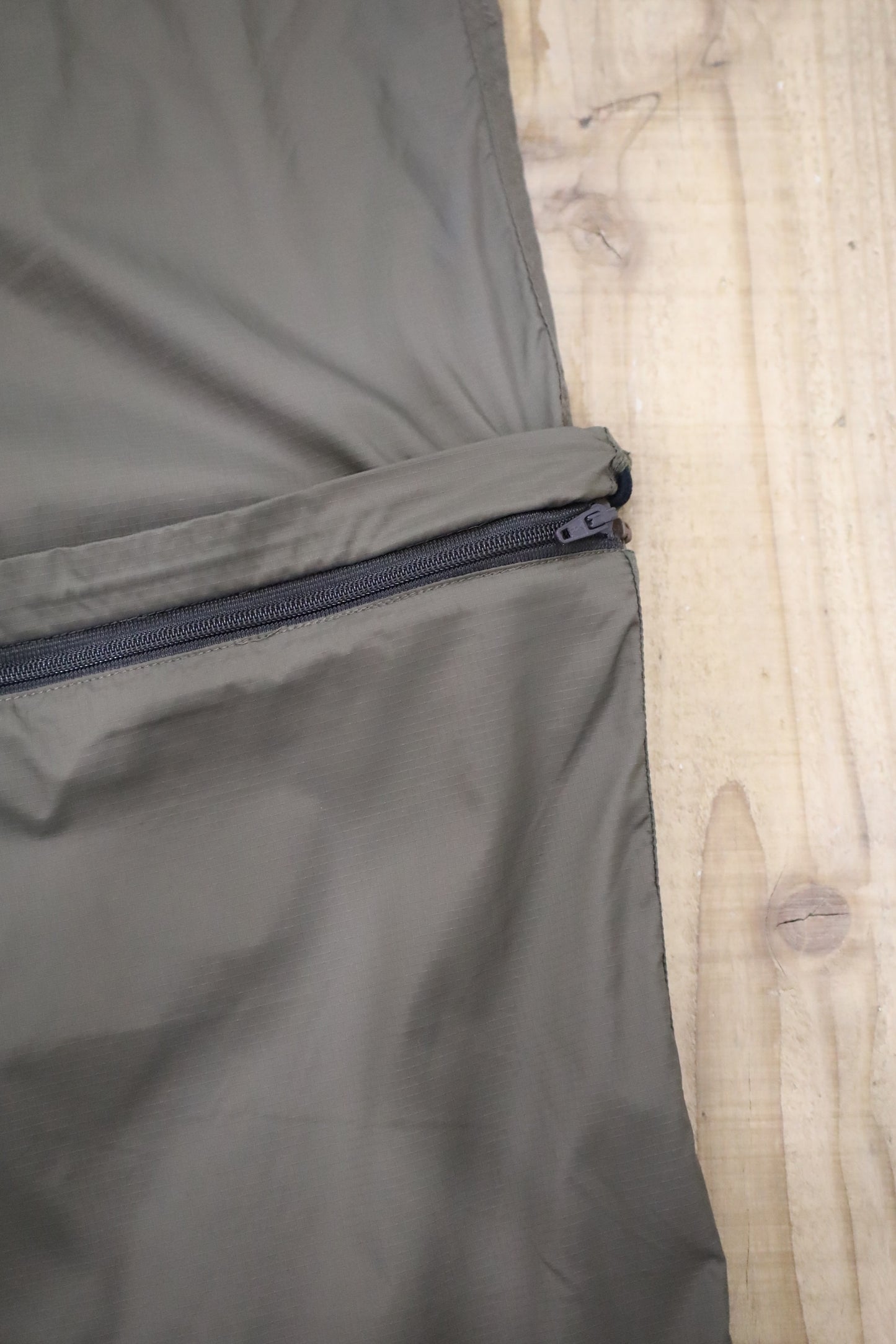 Z835 / early2000's Bootleg booth detachable nylon pants