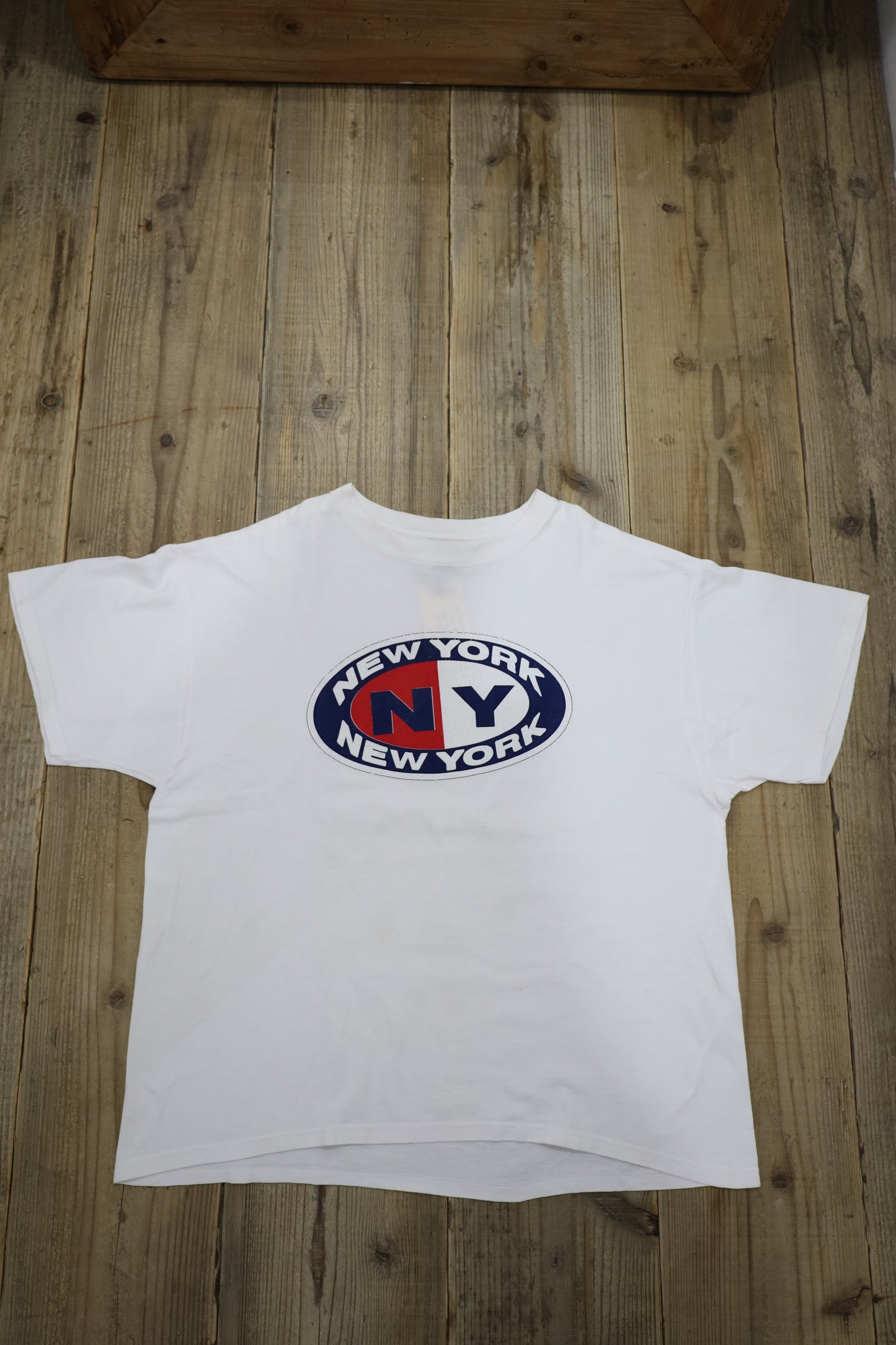 Z674 / 1990's FRUITS OF THE LOOM NEW YORK TEE