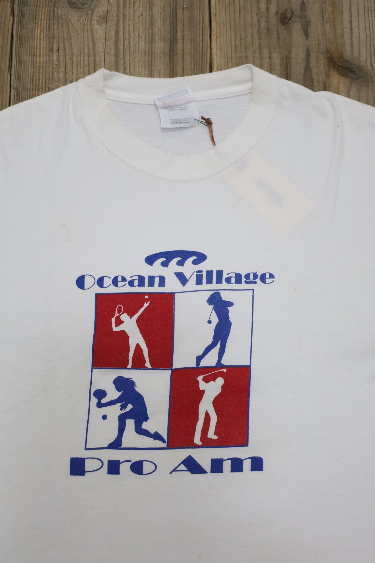G61 / 1990's OLD Hanes Ocean Village Print T-shirt