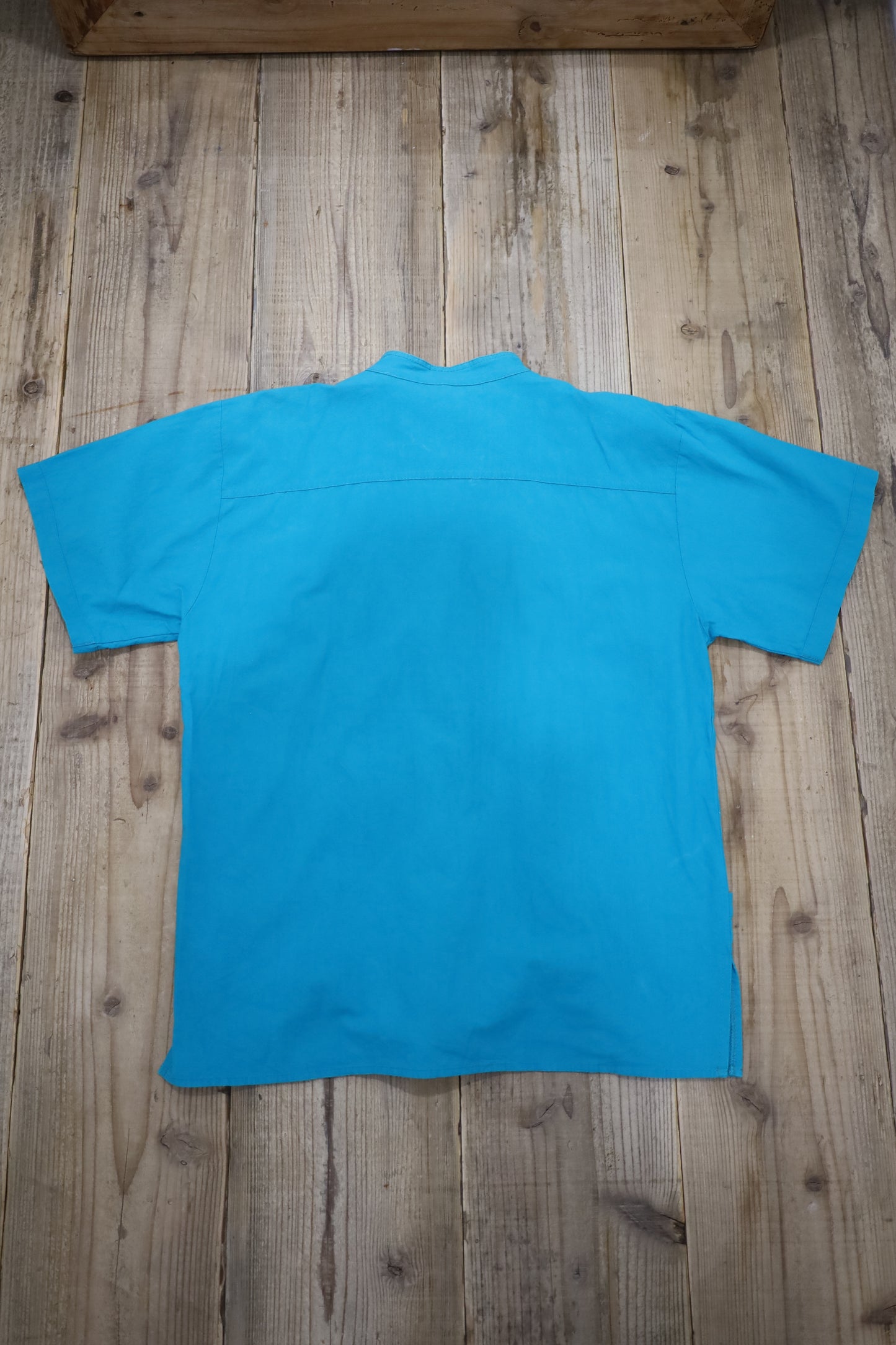 B582 / 1990's UNKNOWN design shirt