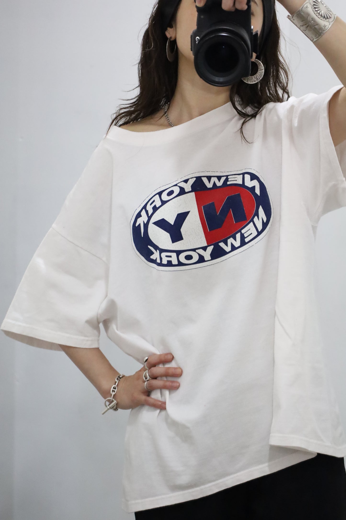 Z674 / 1990's FRUITS OF THE LOOM NEW YORK TEE