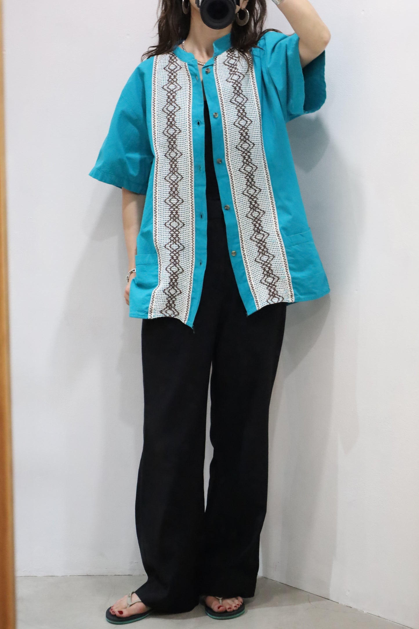 B582 / 1990's UNKNOWN design shirt