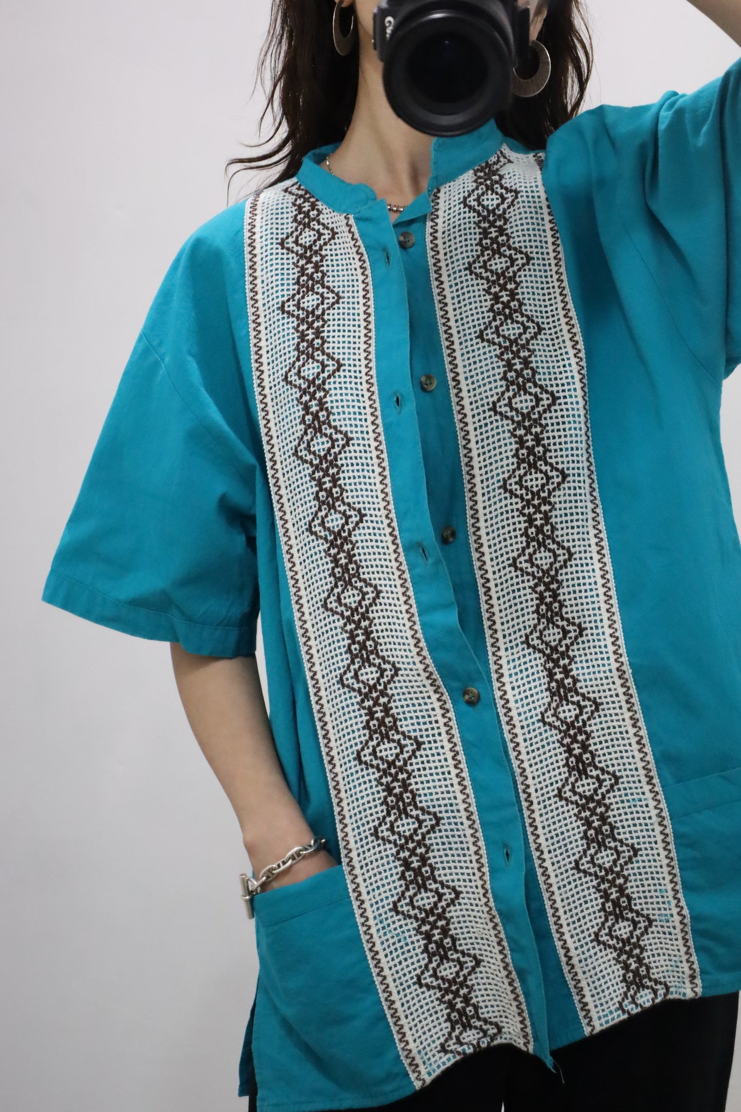 B582 / 1990's UNKNOWN design shirt