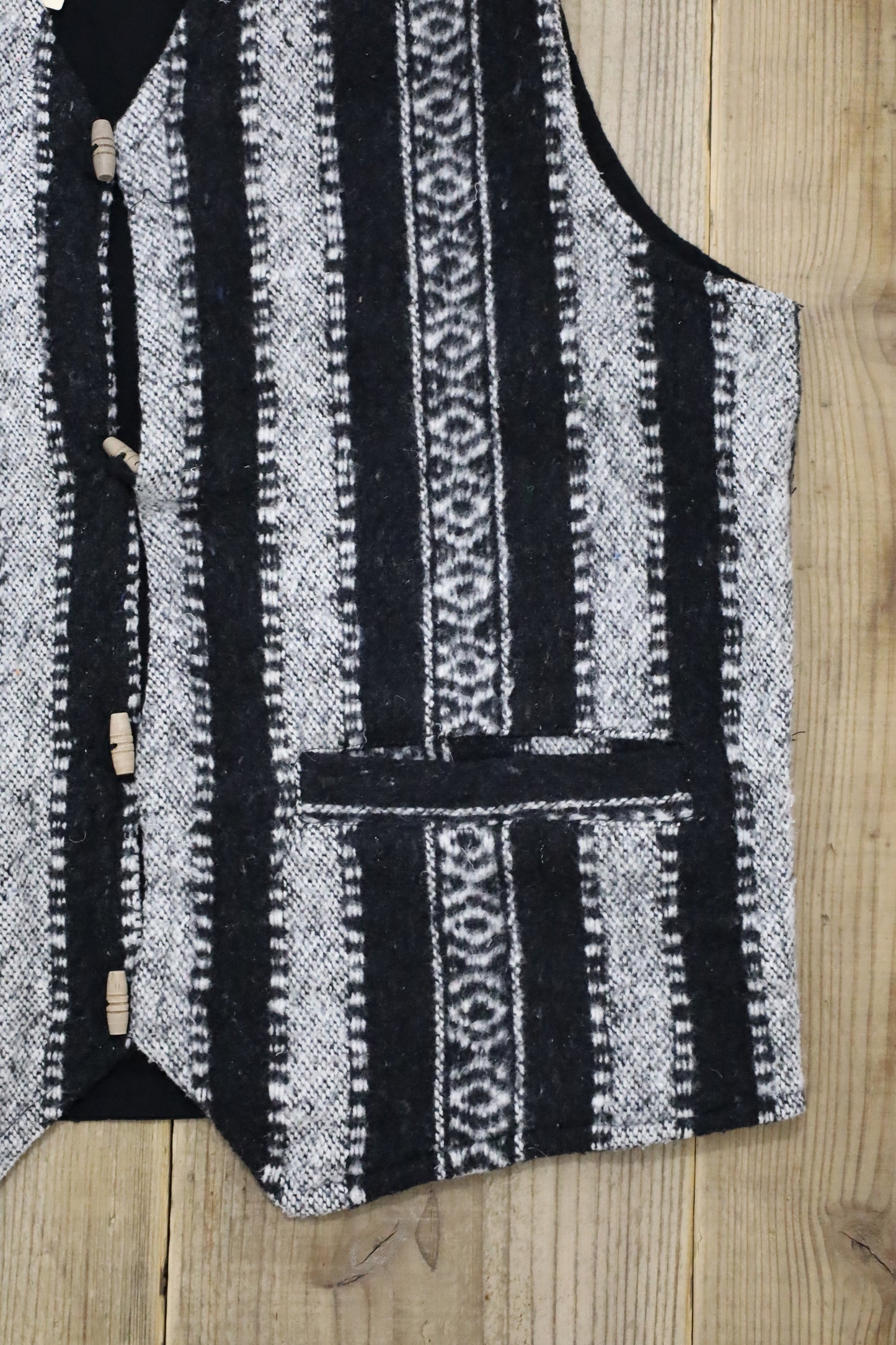 E590 / USED Loud elephant Native Pattern Nepal Vest