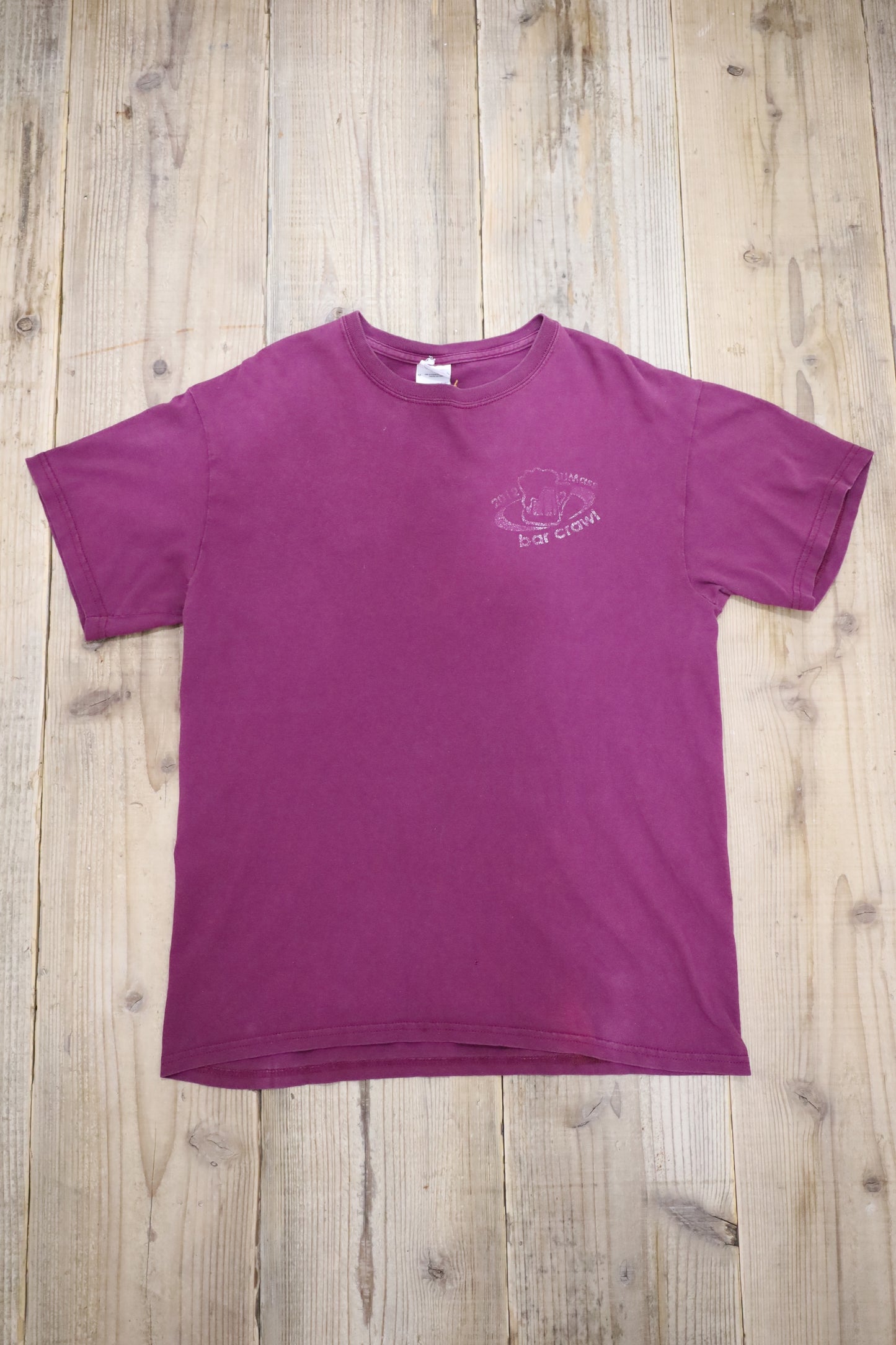 E523 / GILDAN early 2000's Print Tee bar crawi