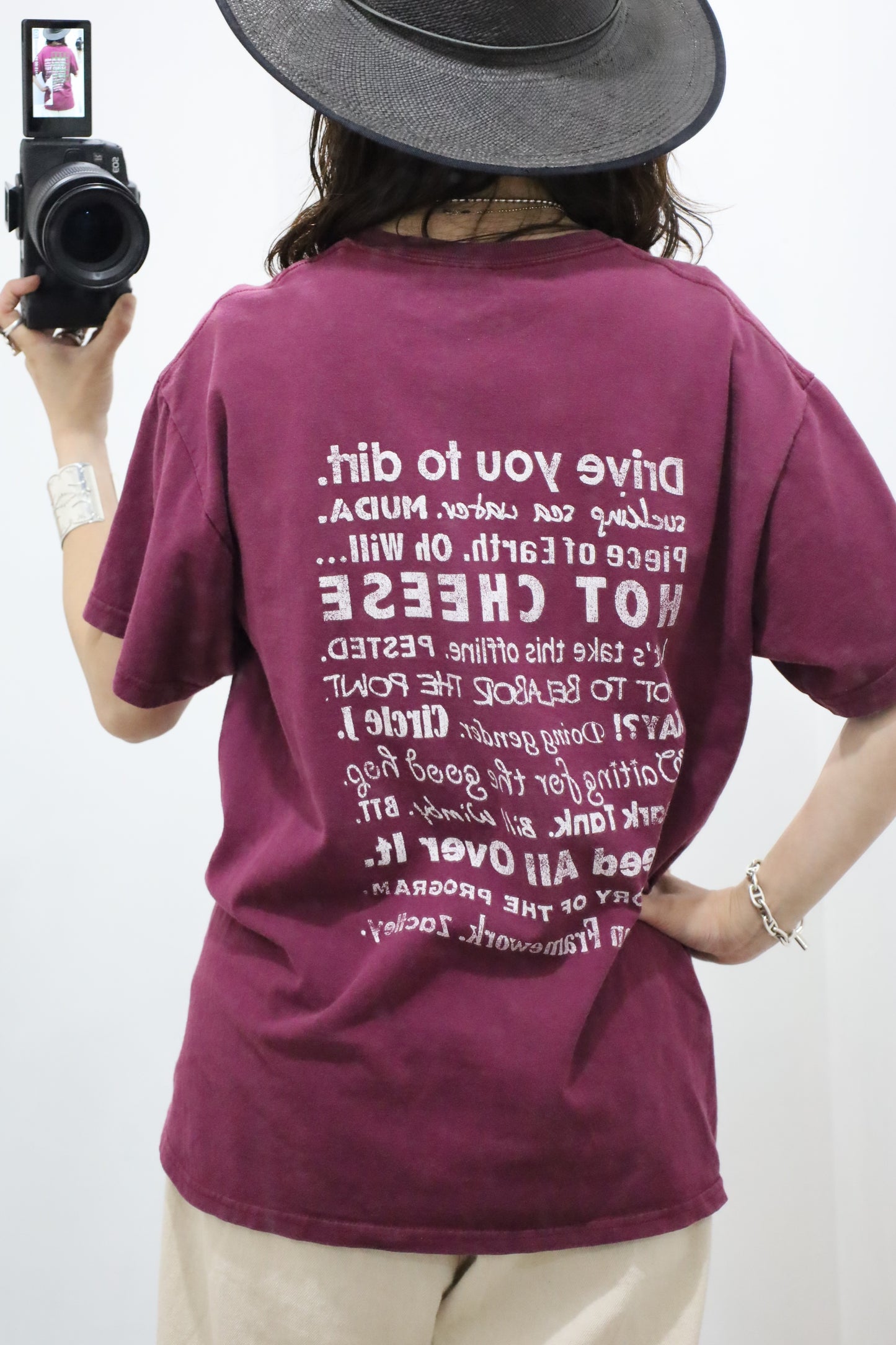 E523 / GILDAN early 2000's Print Tee bar crawi