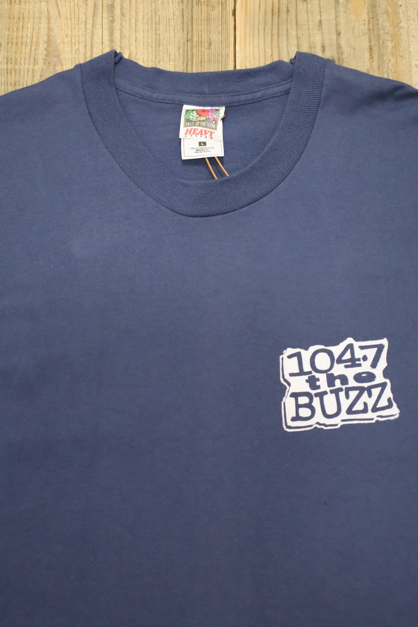 E525 / 1990's OLD FRUITS OF THE LOOM Print Tee