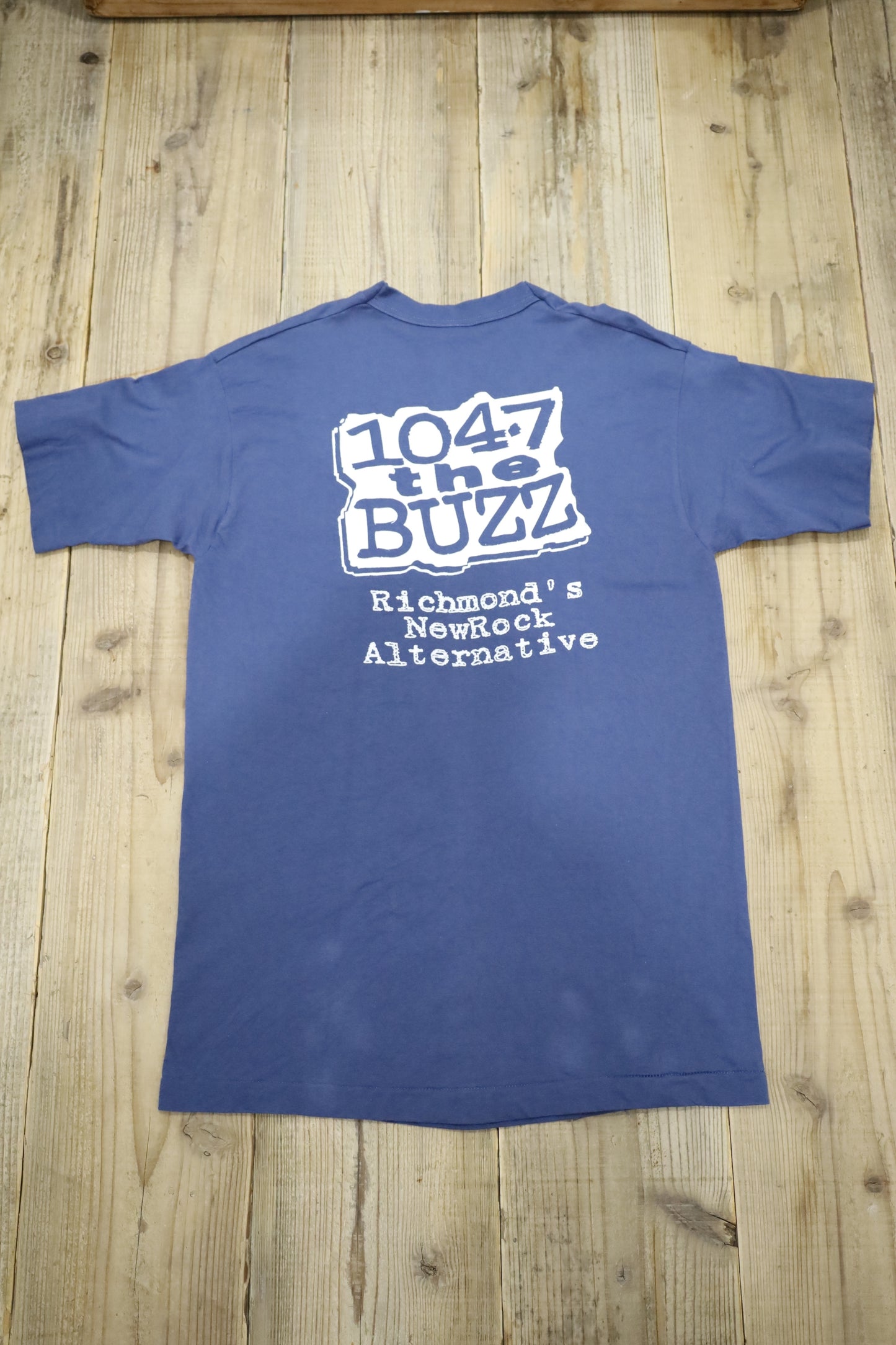E525 / 1990's OLD FRUITS OF THE LOOM Print Tee