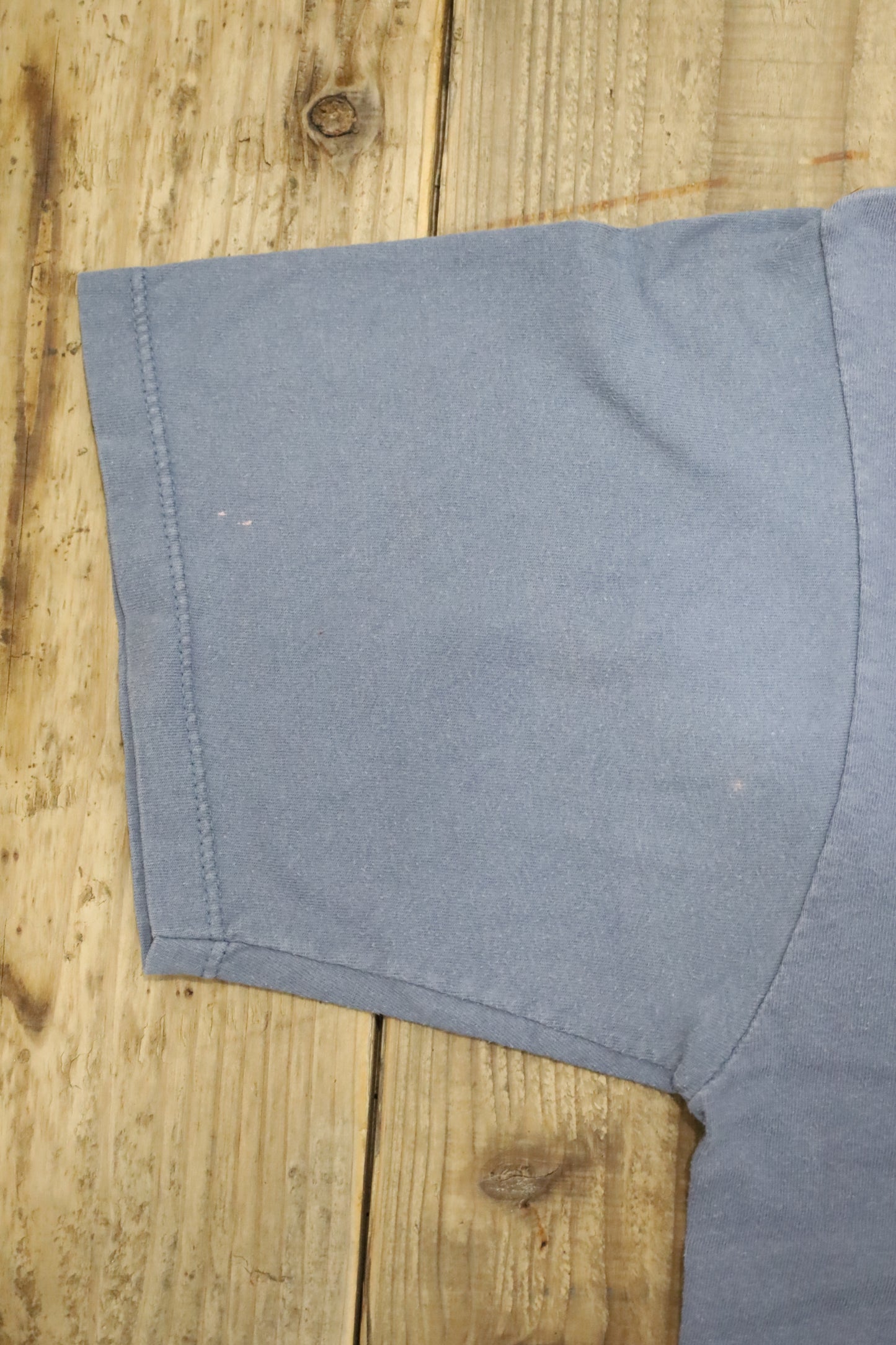 E552 / 1990's WOOL RICH DOG print tee