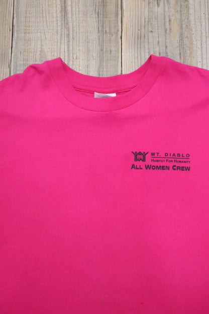 Z617 / early 2000's Hanes WOMAN AT WORK Print T-Shirt