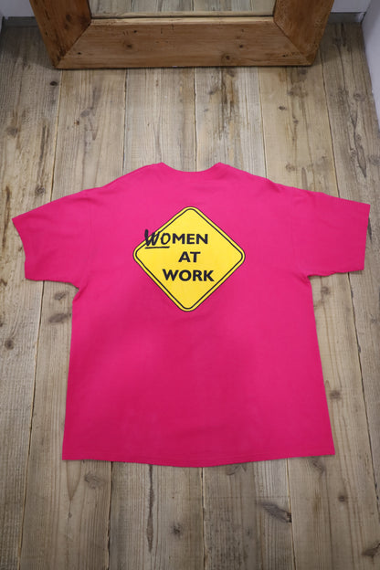 Z617 / early 2000's Hanes WOMAN AT WORK Print T-Shirt