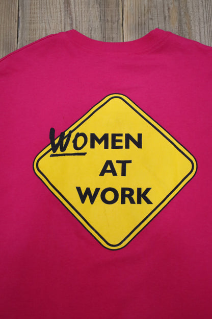 Z617 / early 2000's Hanes WOMAN AT WORK Print T-Shirt