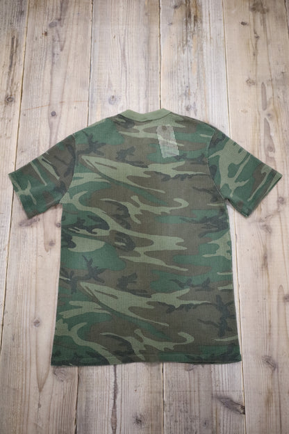 E785 / 1990's UNKNOWN camouflage mesh tee