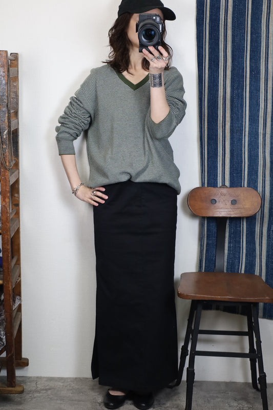 HOWIE SIDE SLIT SKIRT(Black)