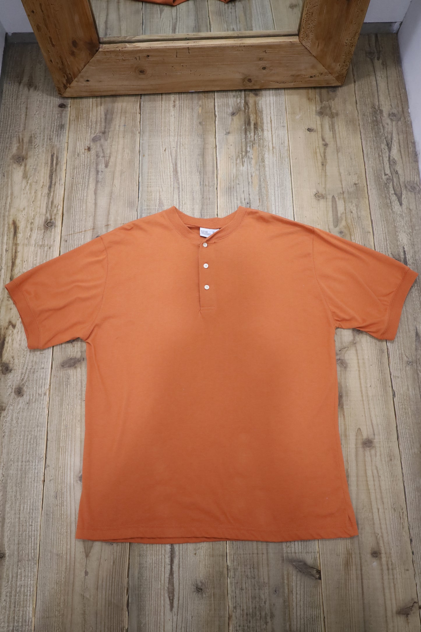 E620 / early2000's Willow Bay Henry neck tee