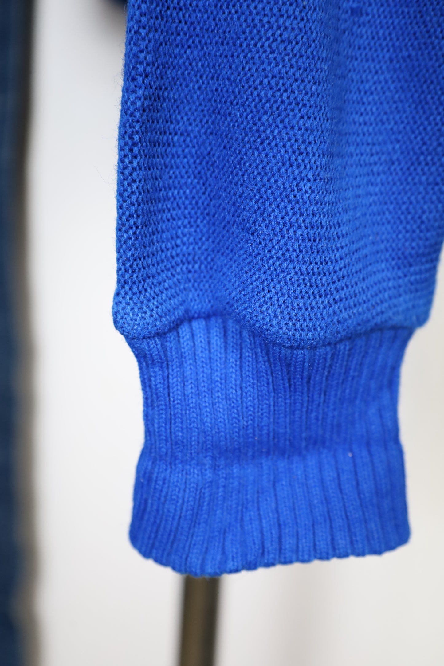 B239 / 1980's UNKNOWN Acryl Knit