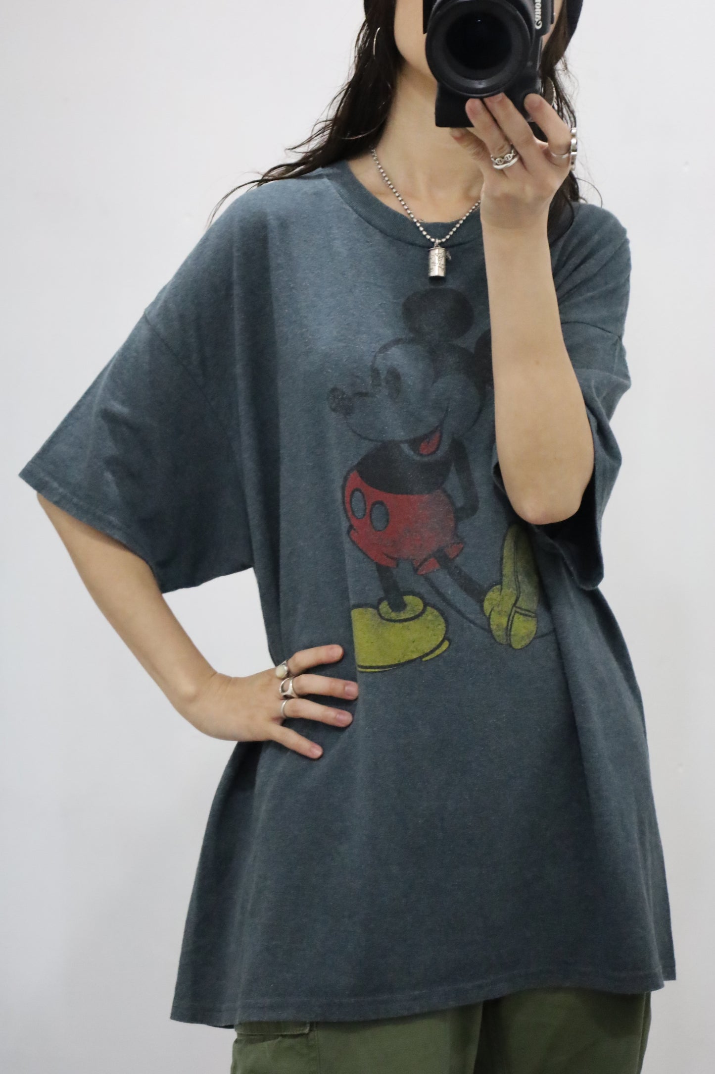 E619 / 2000's Disney mickey print tee