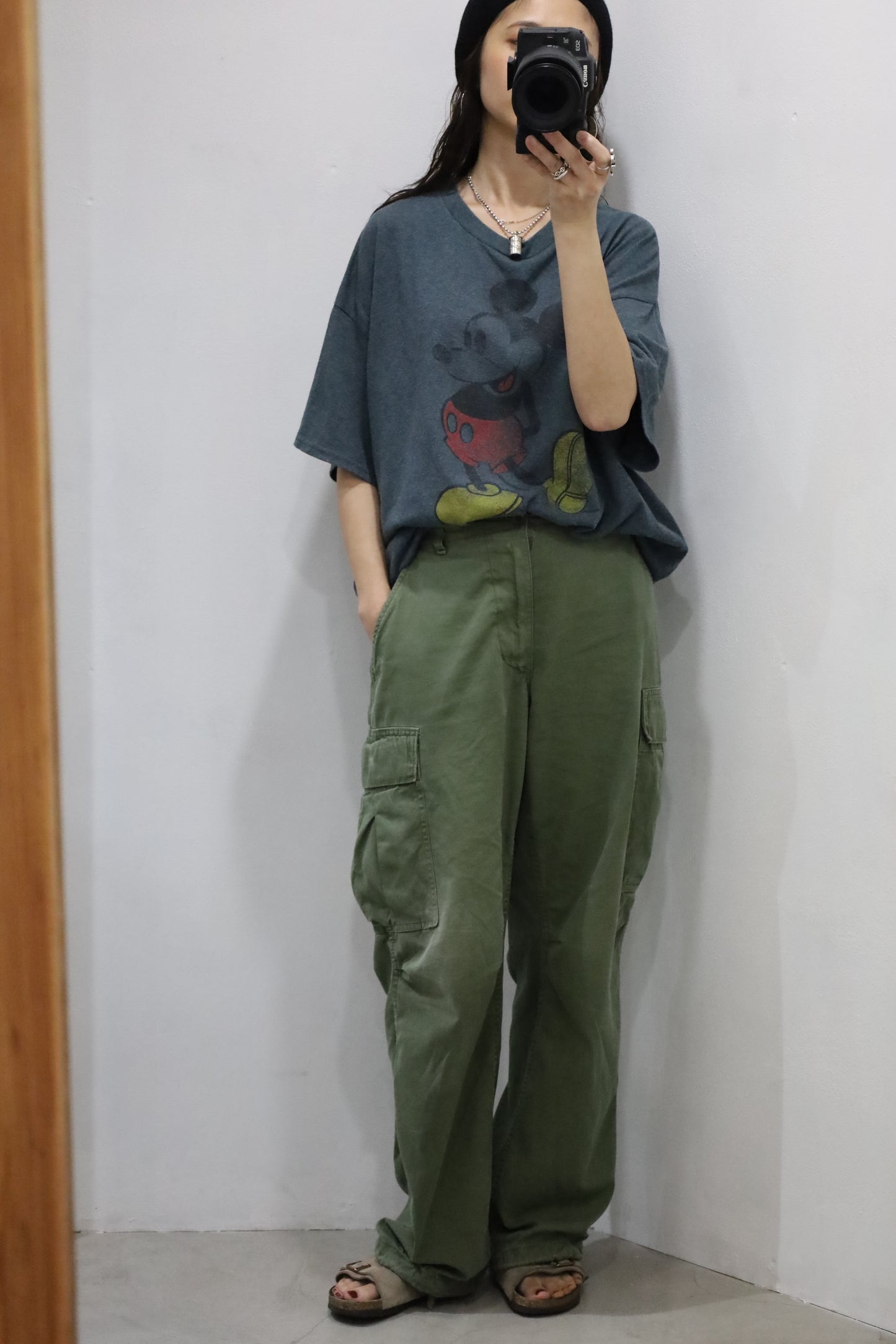 E619 / 2000's Disney mickey print tee