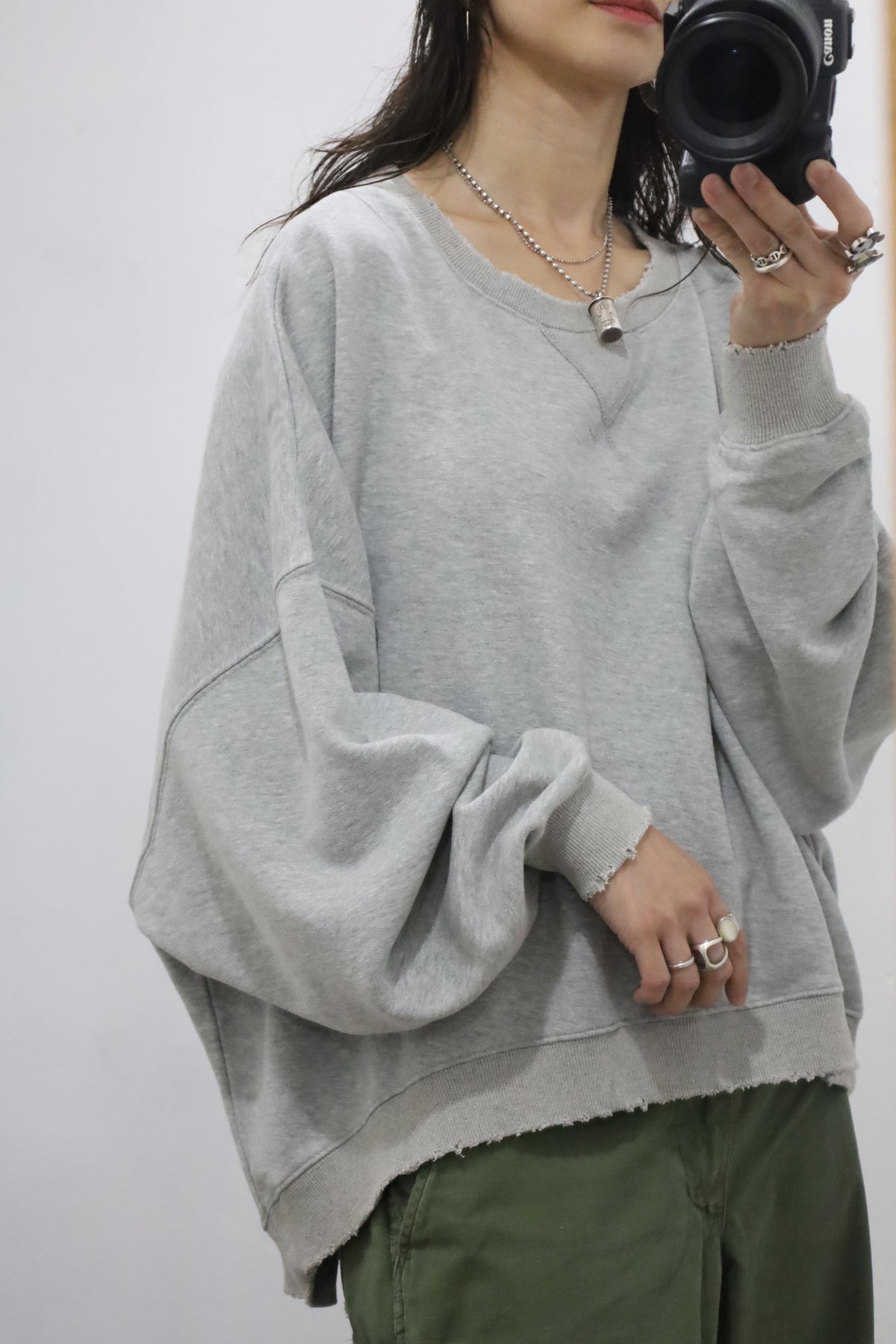 HOWIE crew neck sweat (gray)