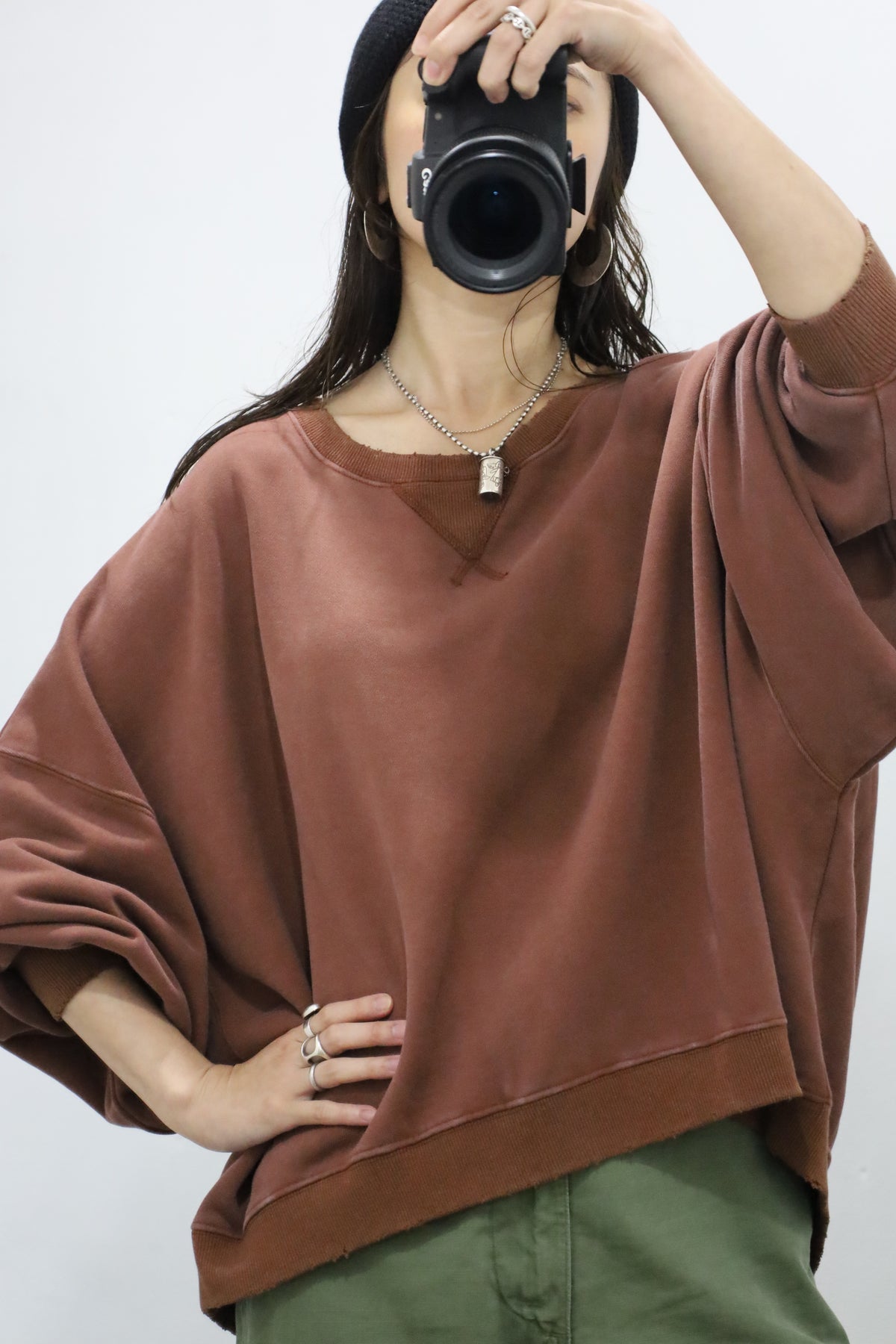 HOWIE crew neck sweat (brown)