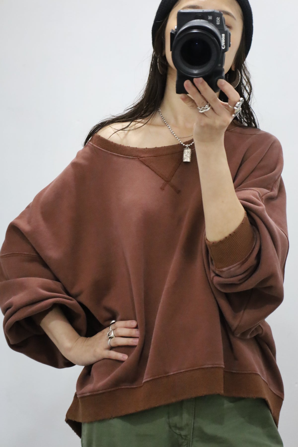 HOWIE crew neck sweat (brown)