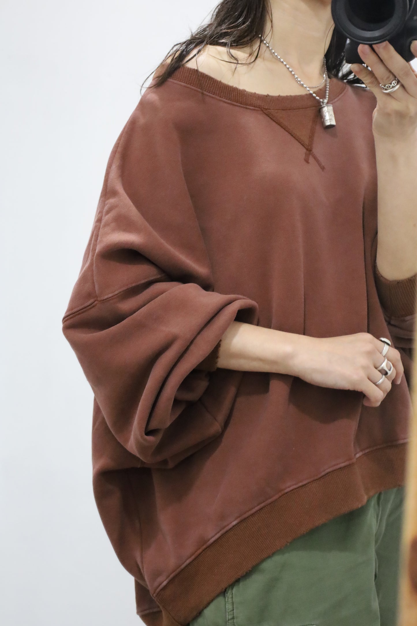 HOWIE crew neck sweat (brown)