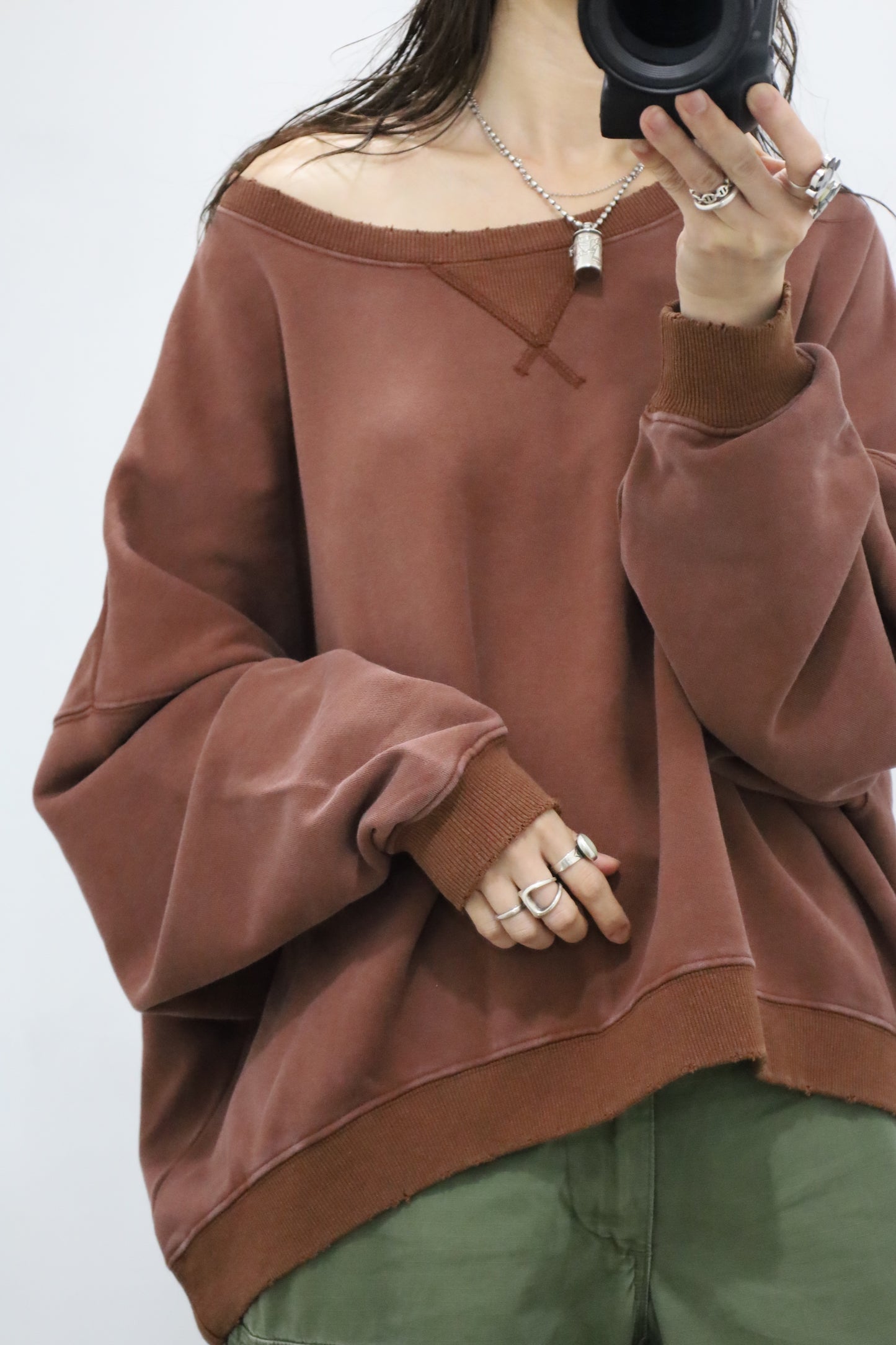 HOWIE crew neck sweat (brown)