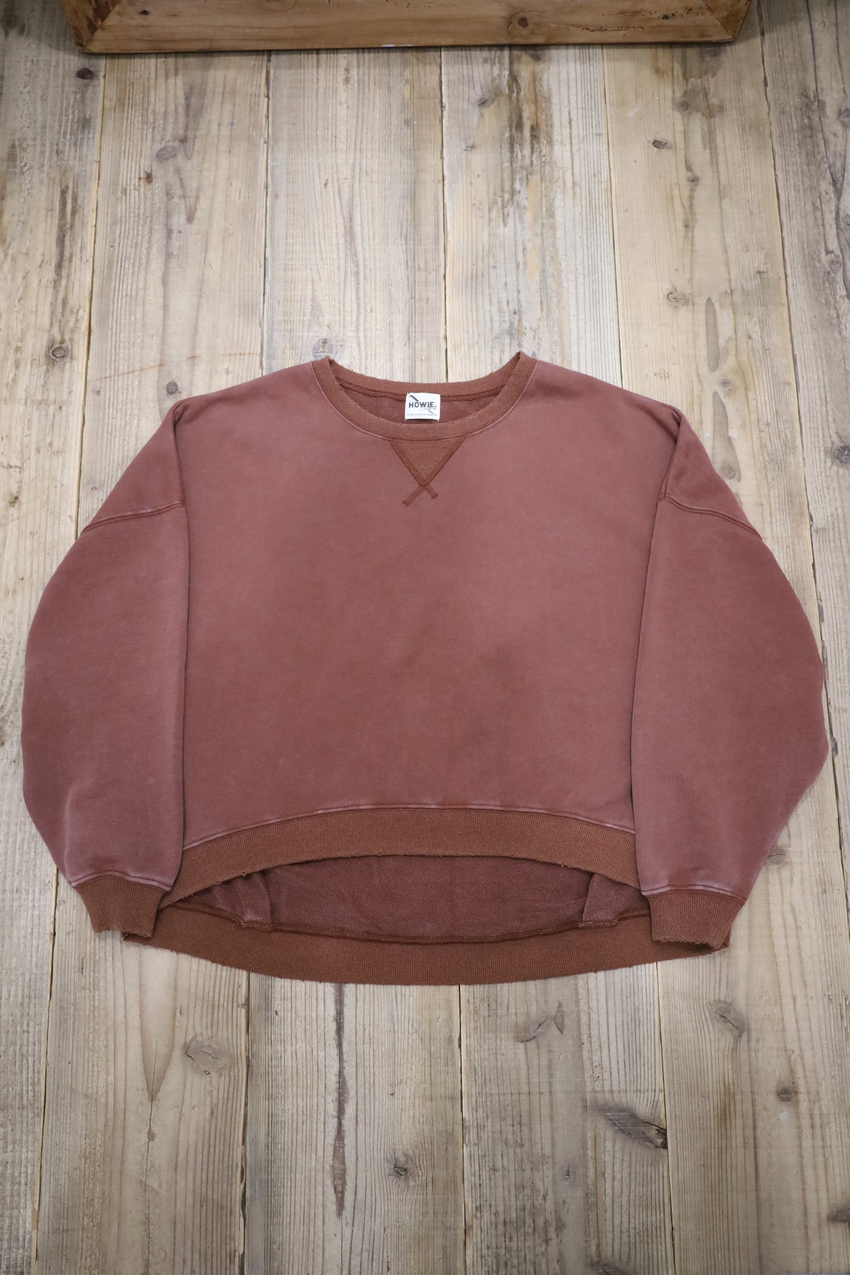 HOWIE crew neck sweat (brown)