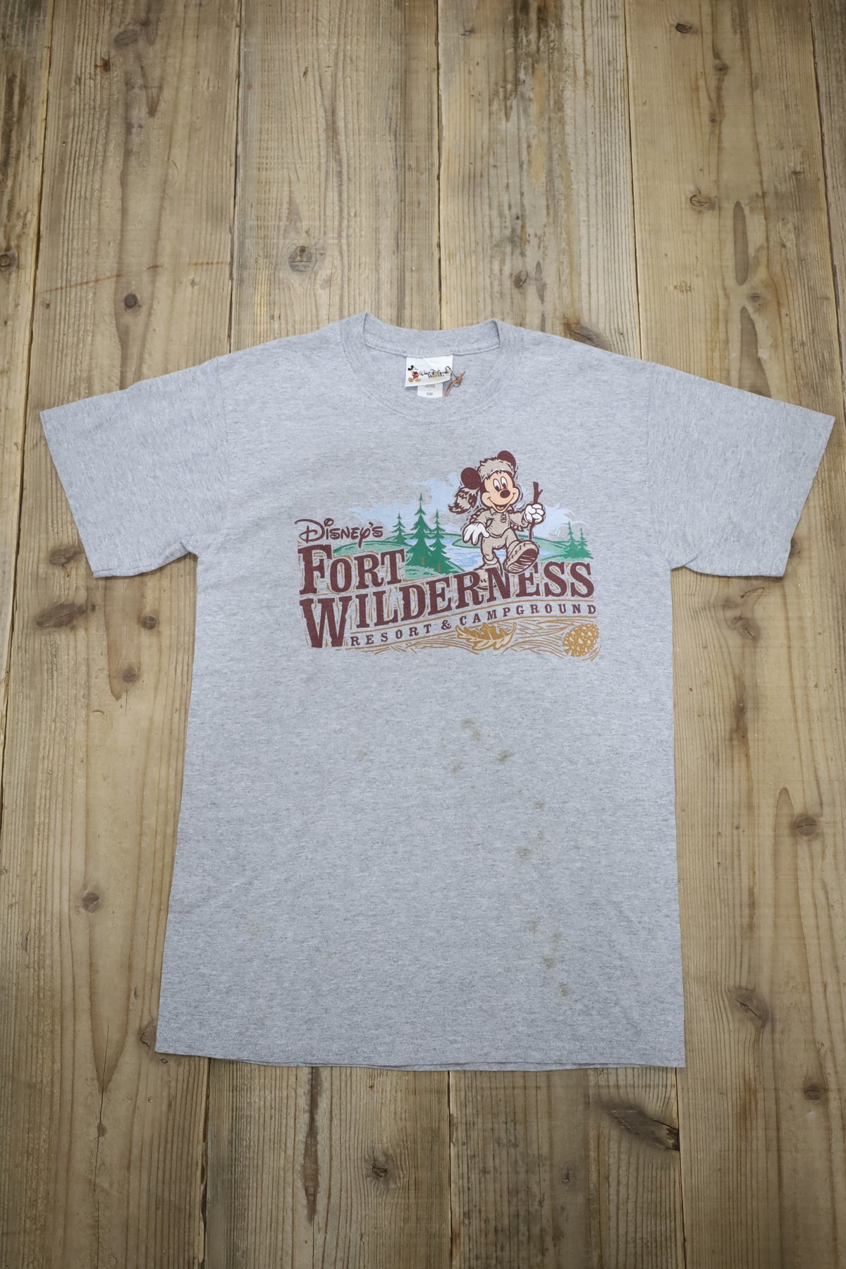 E555 / 1990's walt Disney world mickey mouse print tee