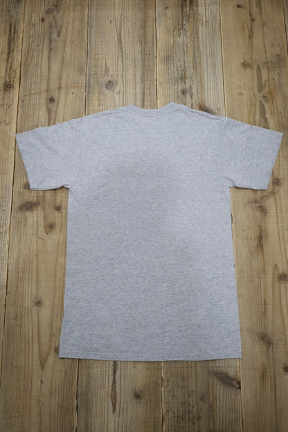 E555 / 1990's walt Disney world mickey mouse print tee