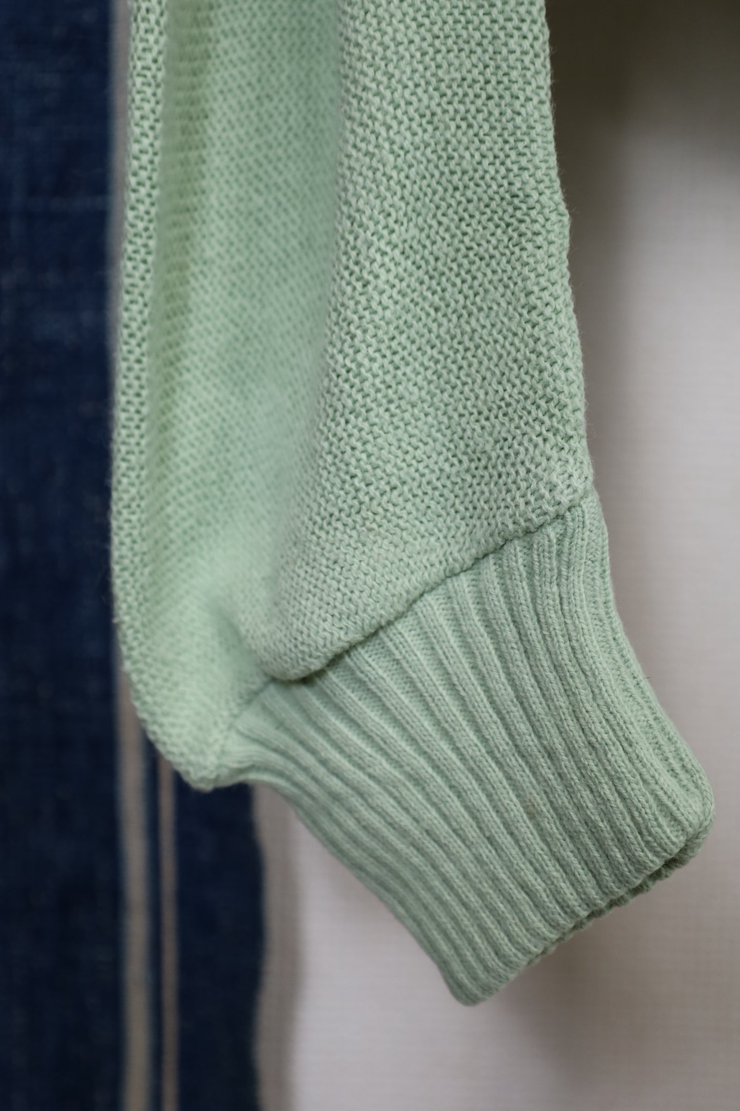 B247 / 1980's UNKNOWN Acryl cardigan