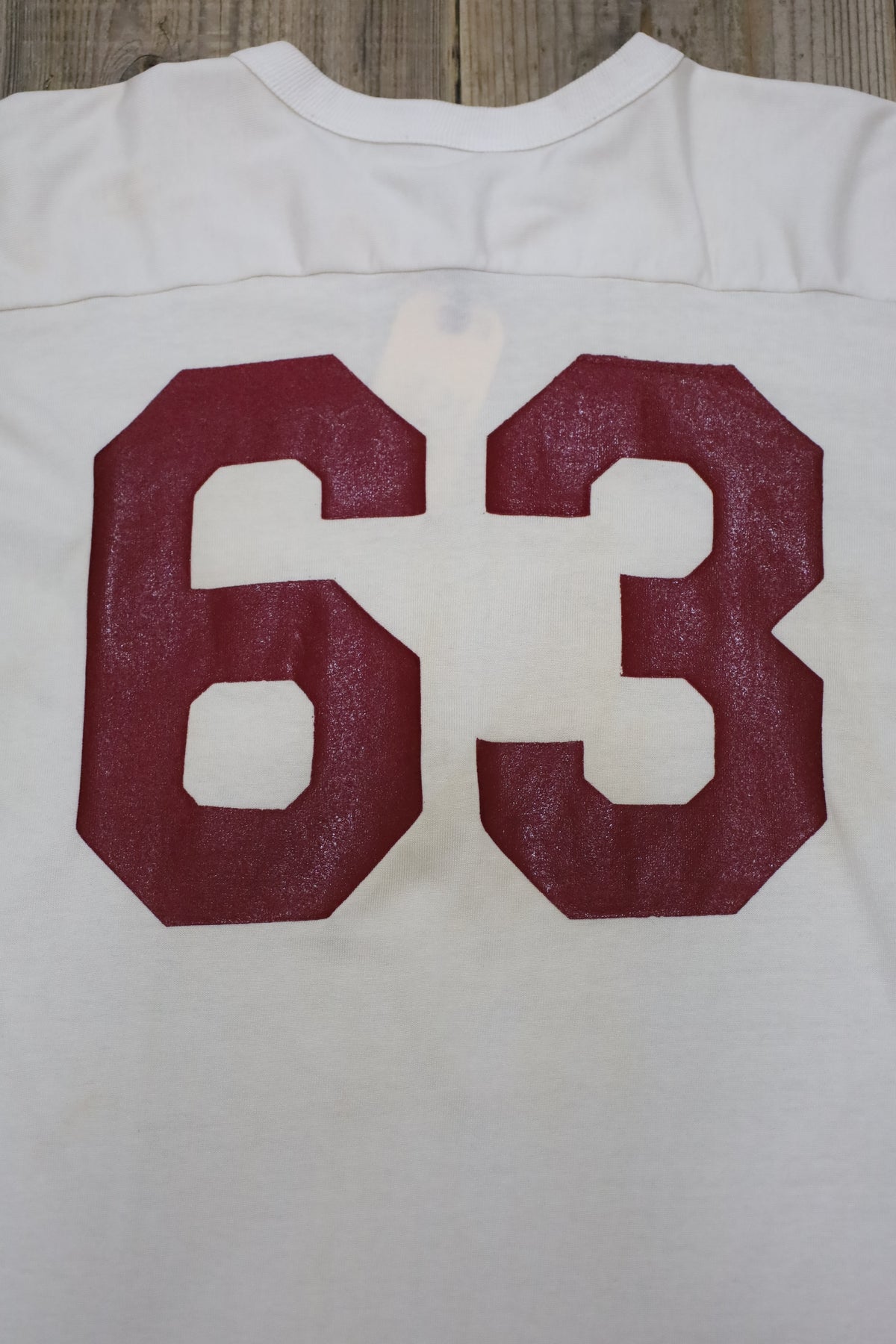 E783 / 1970's champion football tee
