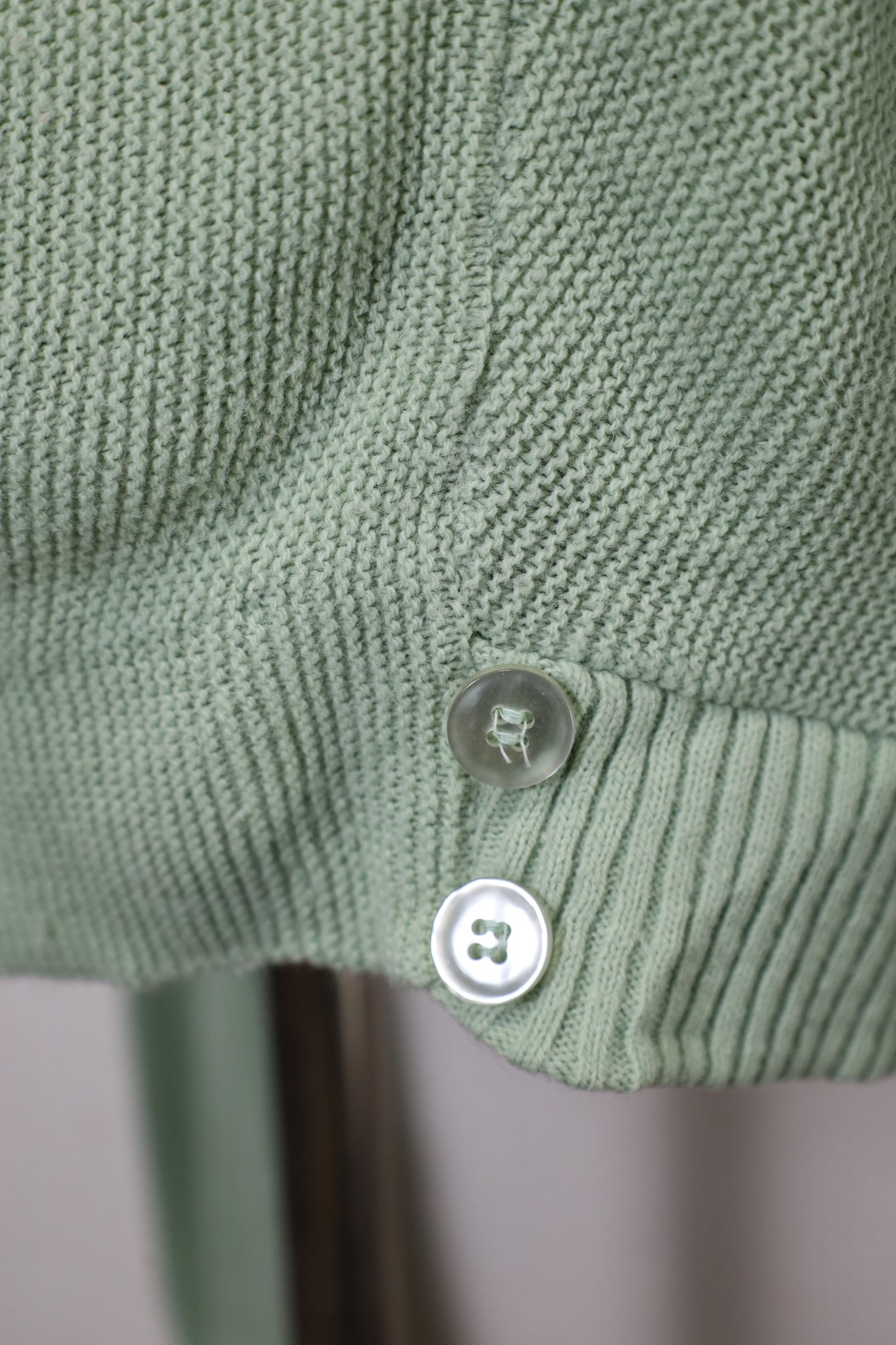 B247 / 1980's UNKNOWN Acryl cardigan