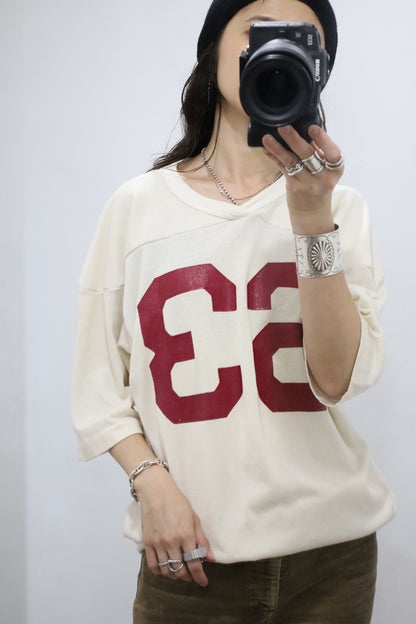 E783 / 1970's champion football tee