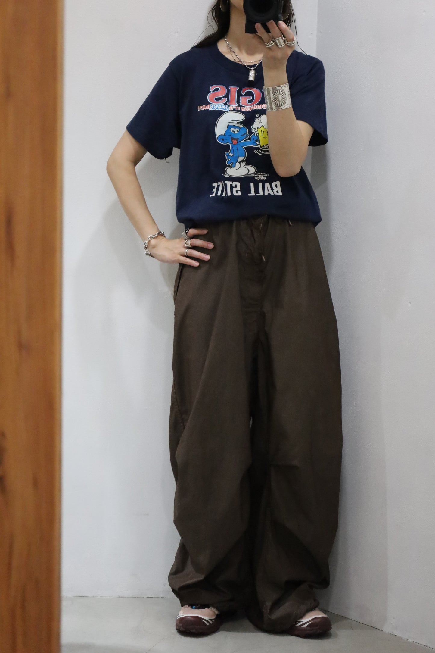 E752 / 1980's Velva sheen TGIS smurf print tee
