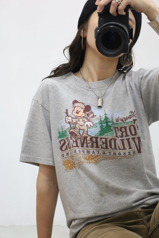 E555 / 1990's walt Disney world mickey mouse print tee