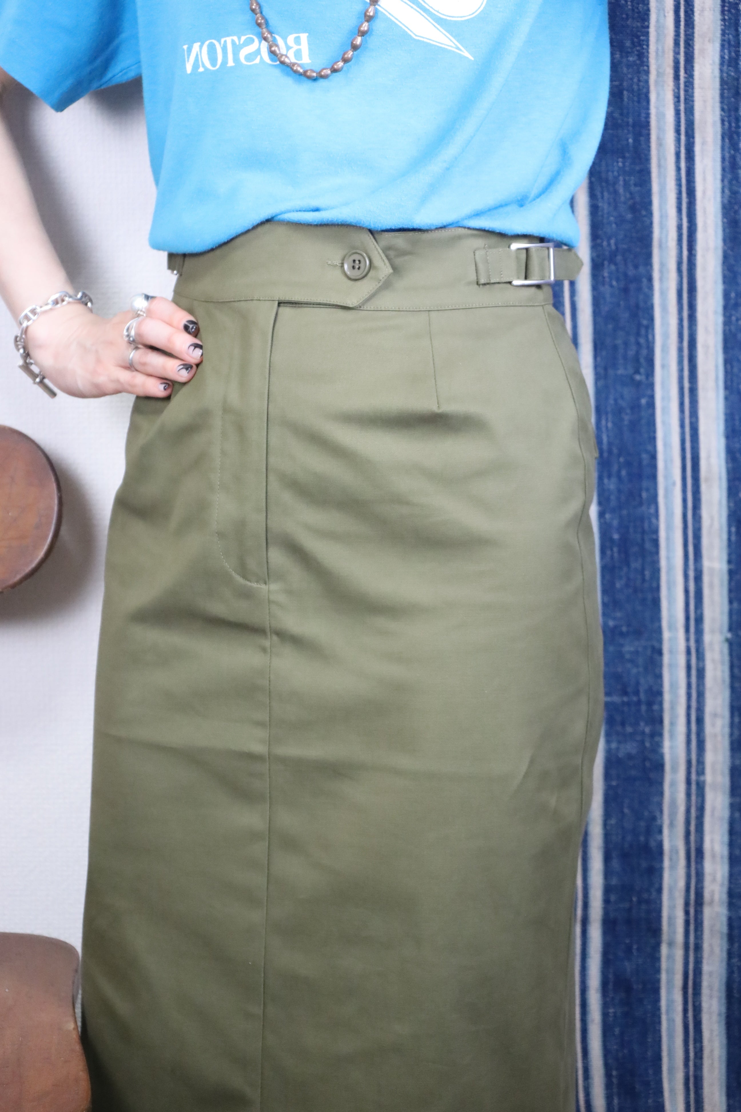 HOWIE SIDE SLIT SKIRT(Khaki)