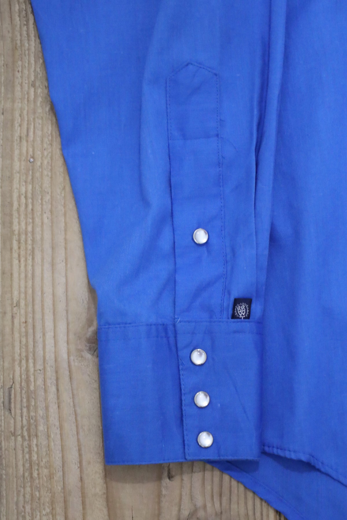 E688 / 1980's ROCK MOUNT western shirt