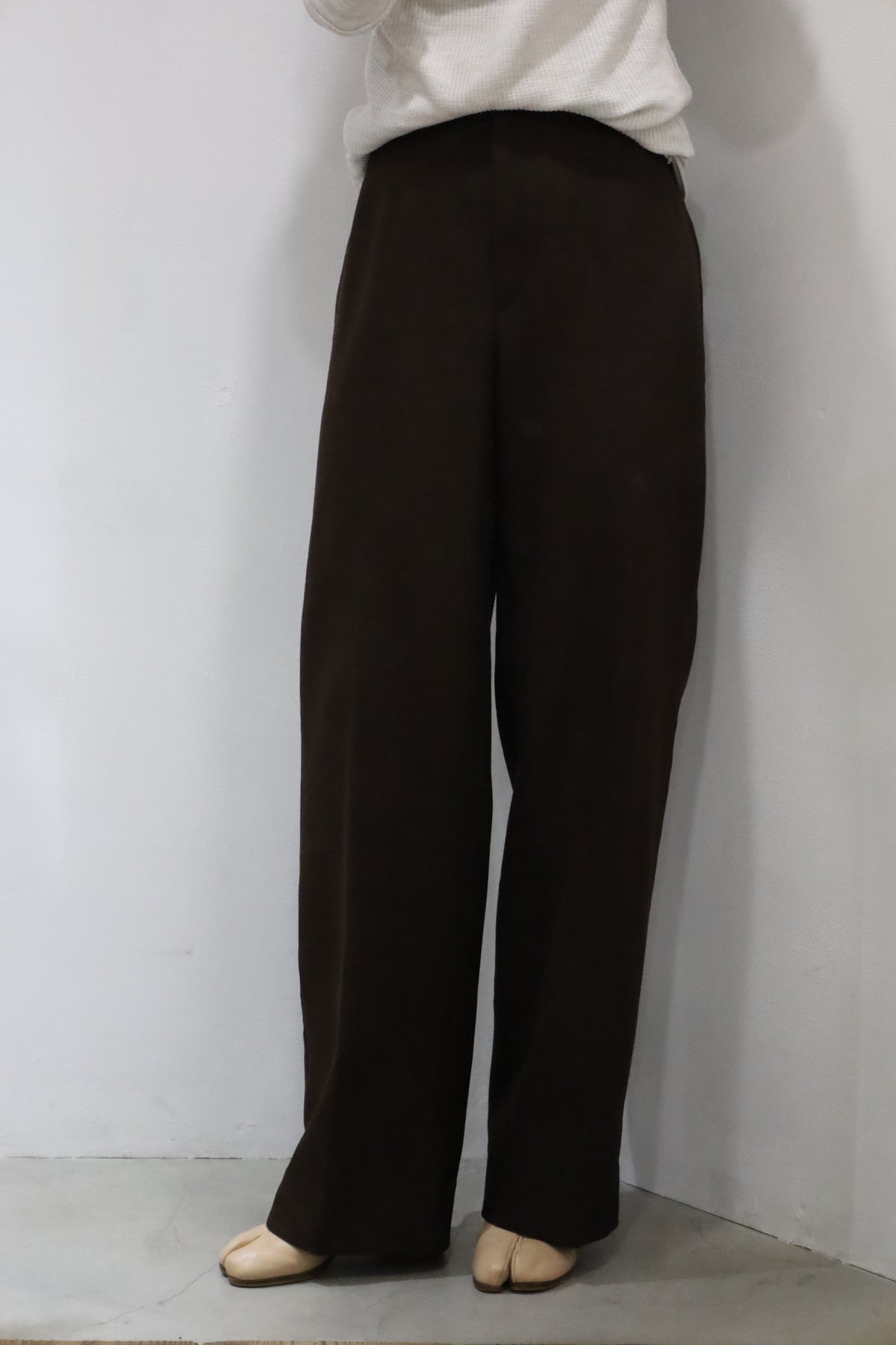 E827 / 1980's BENDING EASY brown slacks