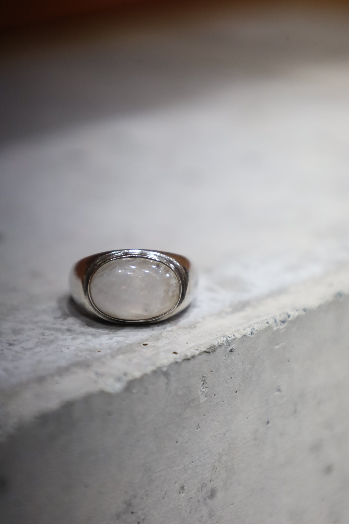 silver ring moonstone
