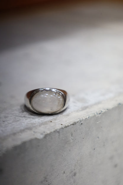 silver ring moonstone