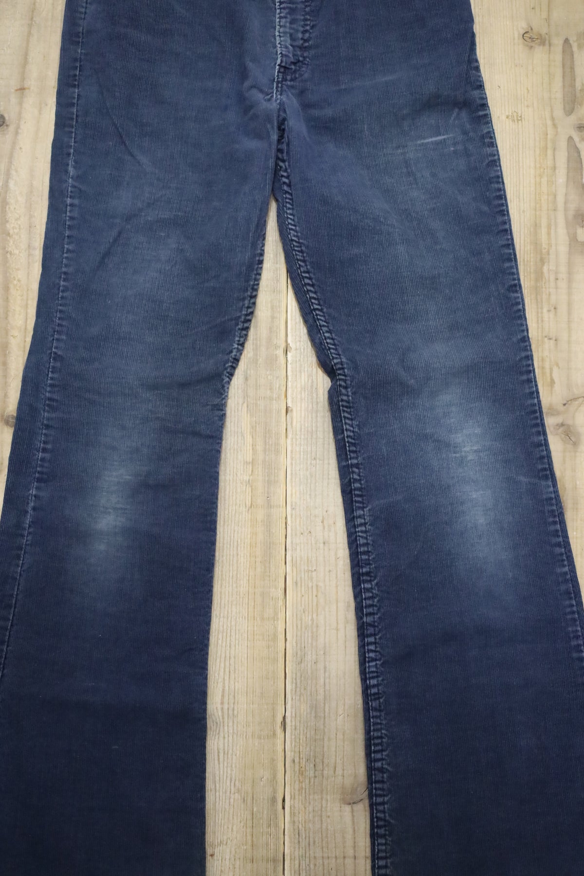 E880 / 1970's LEVI'S  flare corduroy  pants (32inc / w80cm)