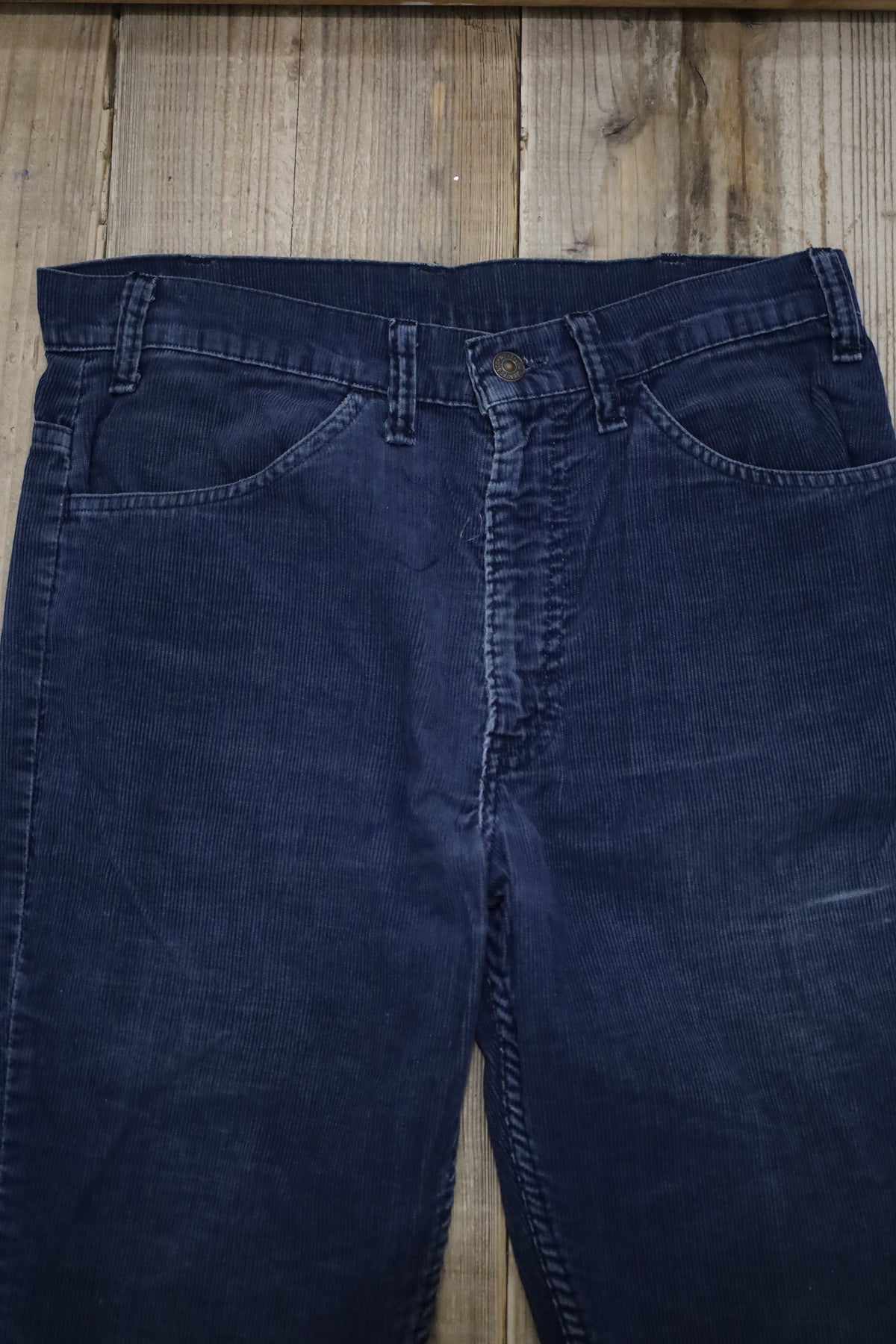 E880 / 1970's LEVI'S  flare corduroy  pants (32inc / w80cm)
