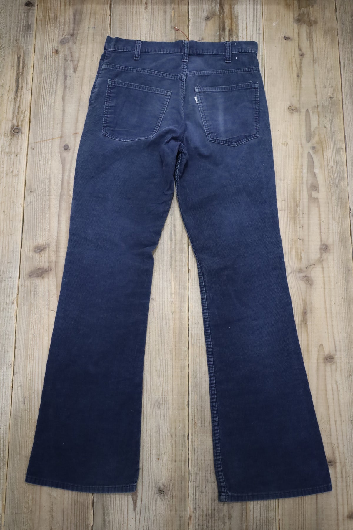 E880 / 1970's LEVI'S  flare corduroy  pants (32inc / w80cm)