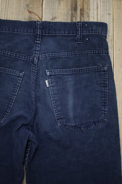 E880 / 1970's LEVI'S  flare corduroy  pants (32inc / w80cm)