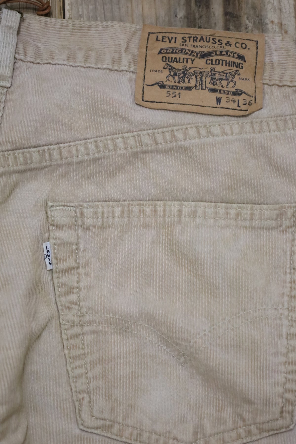 E867 / 1980's LEVI'S corduroy  pants (33inc / w82cm)